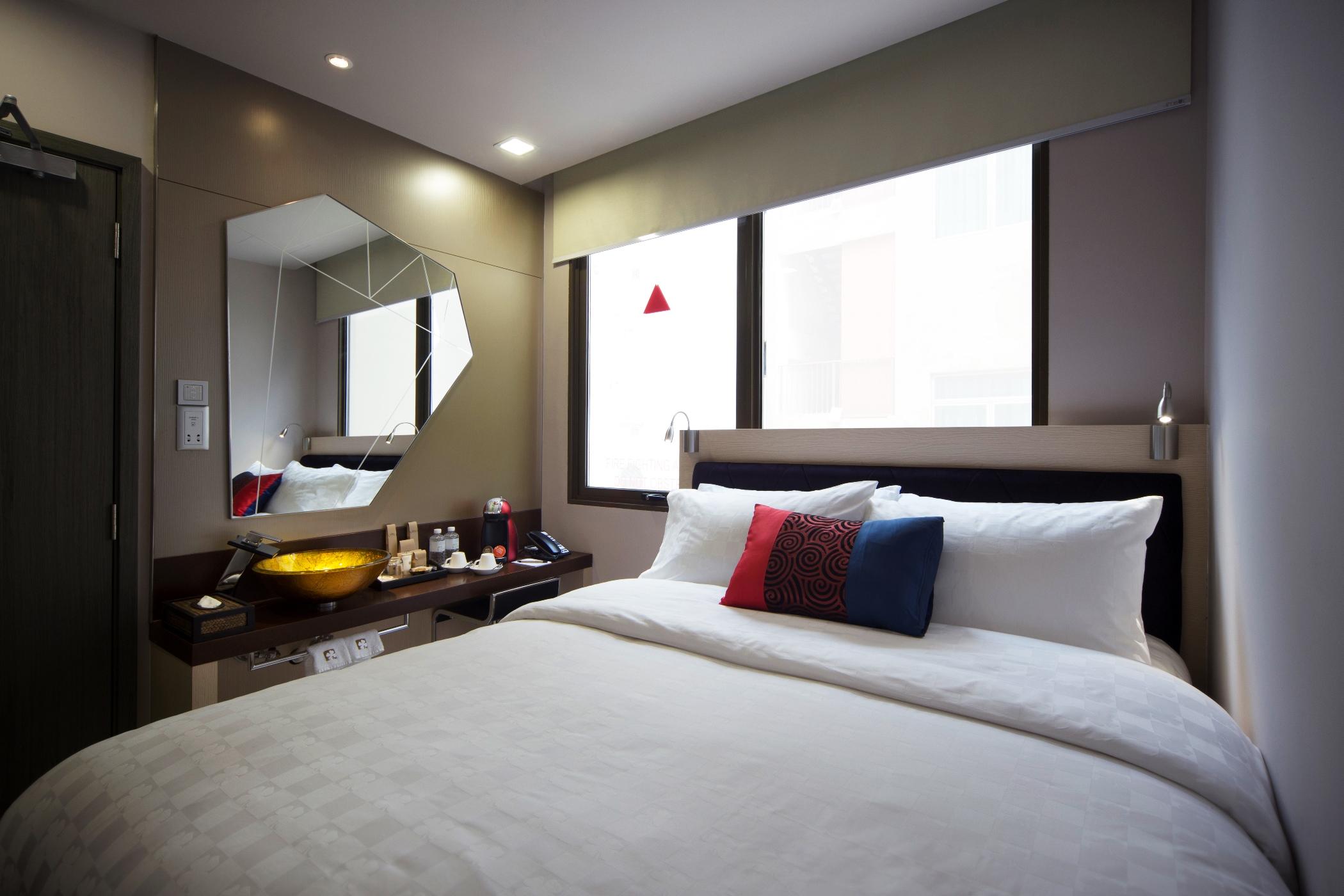 Clover 7 3* Singapore